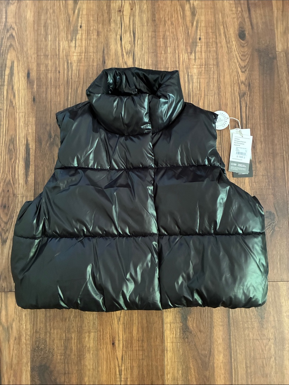 Vuori Hudson Insulated Crop Vest Black Women's size  XL Puffer  NWT